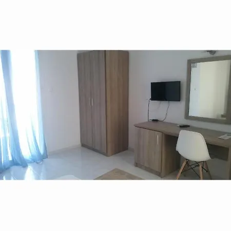 Karafelas מלון העיירה סקיאתוס