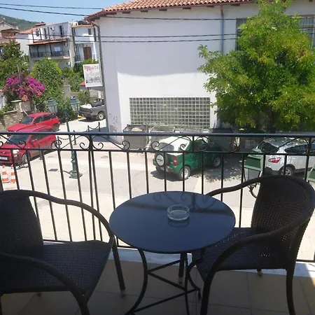 Karafelas מלון *