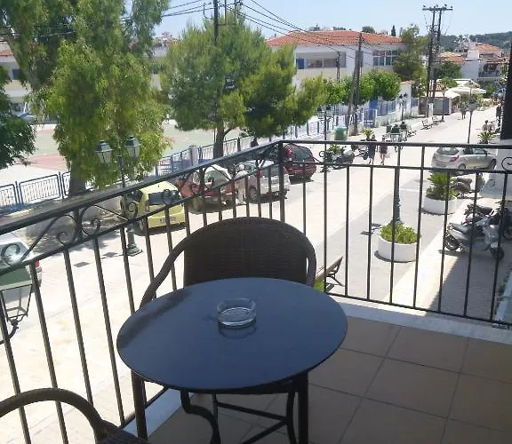 Karafelas Skiathos Town